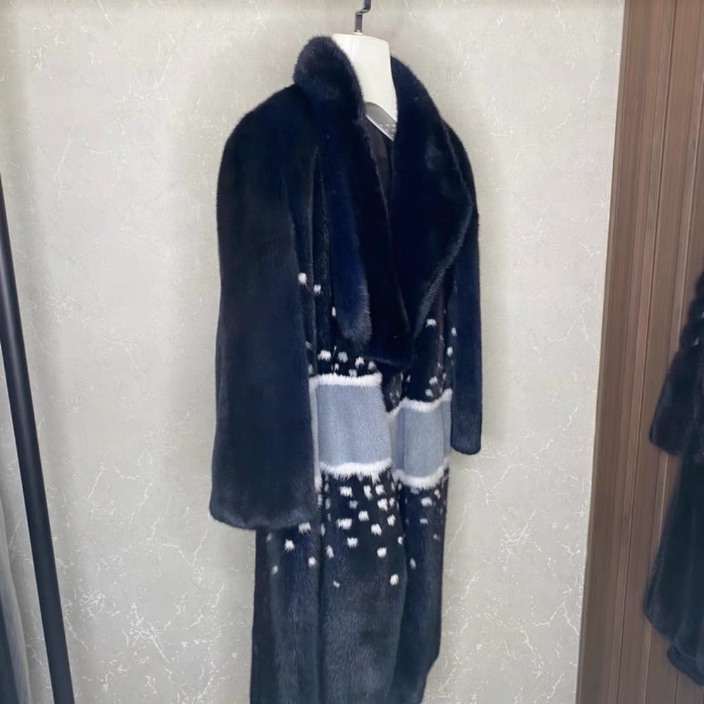 100% Luxurious Black and White real mink Fur Coat